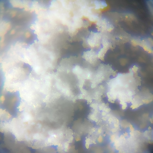 Kétamine cuisinée travaillée avec le dos d'une cuillère en métal